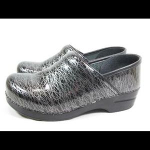 Size 39 Women’s Dansko